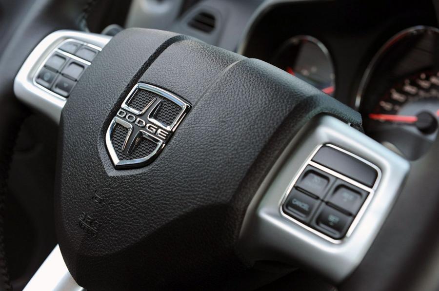  Dodge Avenger 2011 года  (фото 24 из 61)
